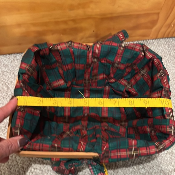 Country Woven Collection GRAND Basket with Removable Christmas Plaid Liners - Picture 11 of 12